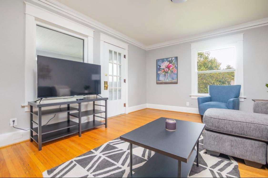 Spacious 2 Bedroom Home Near Ingersoll & Downtown 디모인 외부 사진